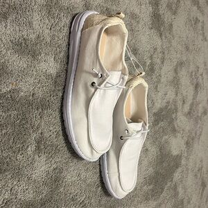 MAURICES womens shoes size 9